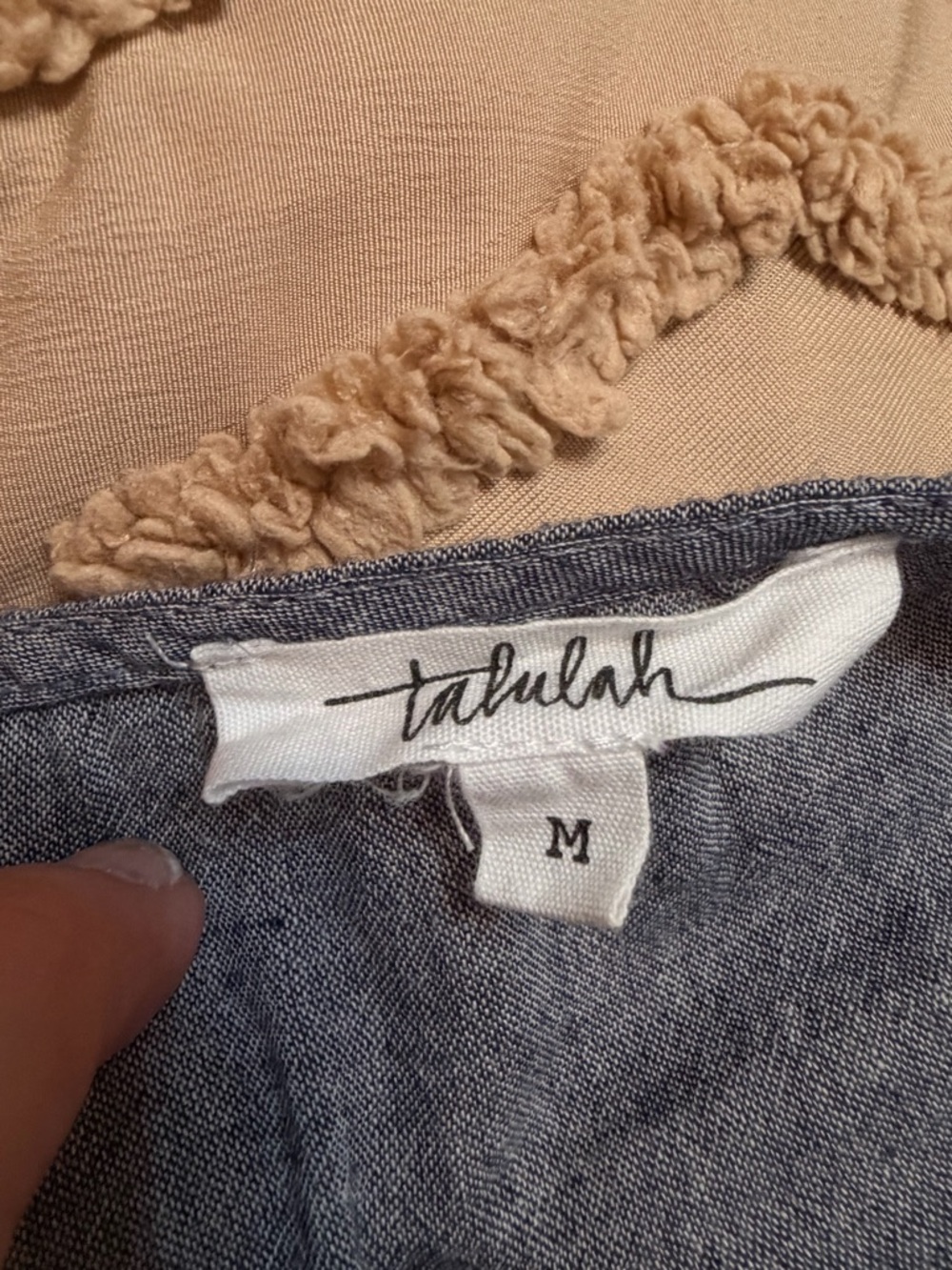 TALULAH Chalk Gray Textured Top with Cream Trim - Picture 3 of 3